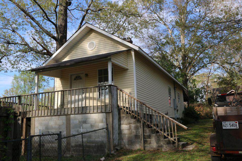 434 Dogwood Ave - Photo 1