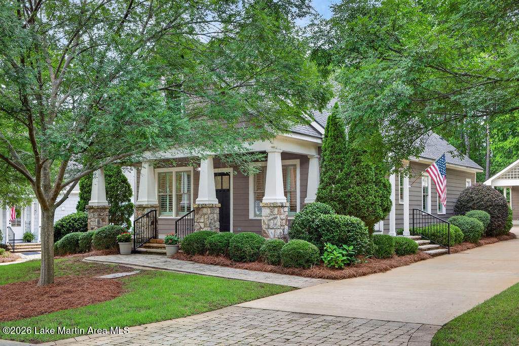 2801 Lone Eagle Ln - Photo 1