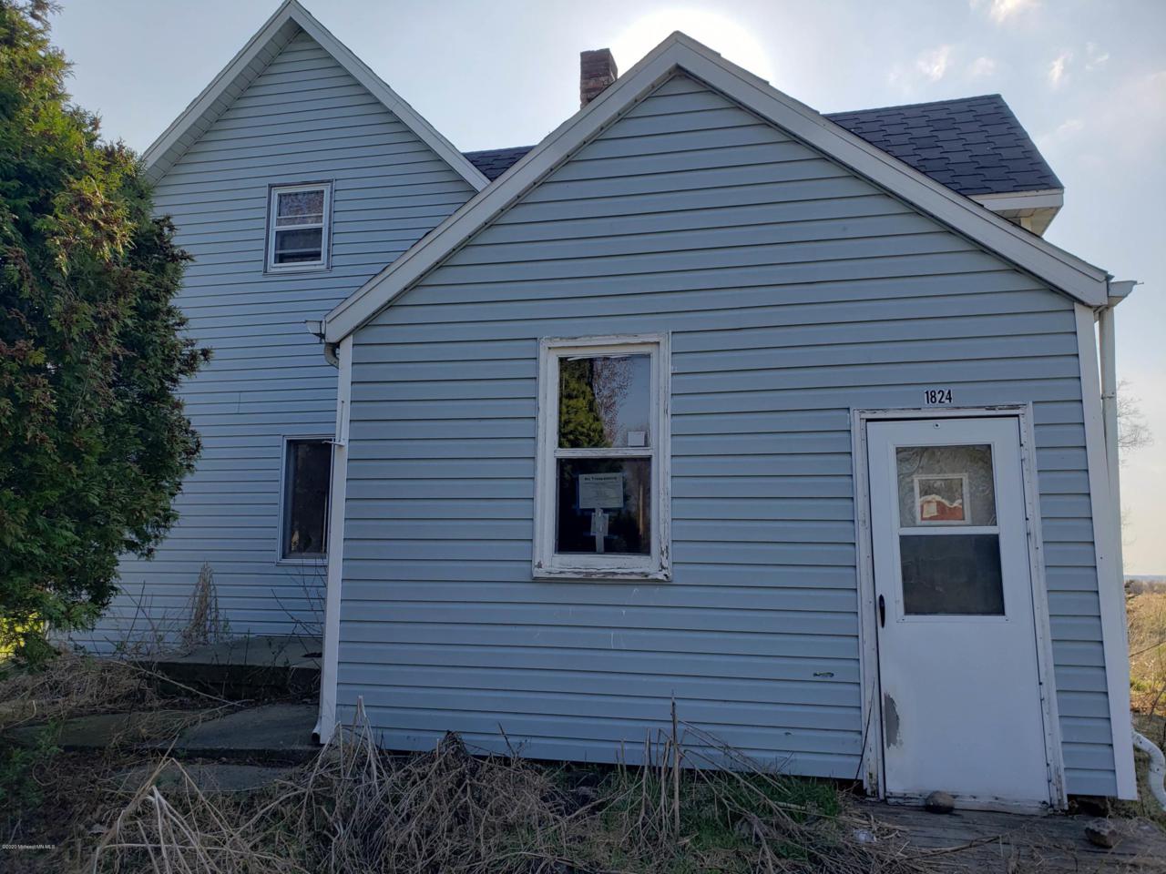 1824 1st Street - Photo 1