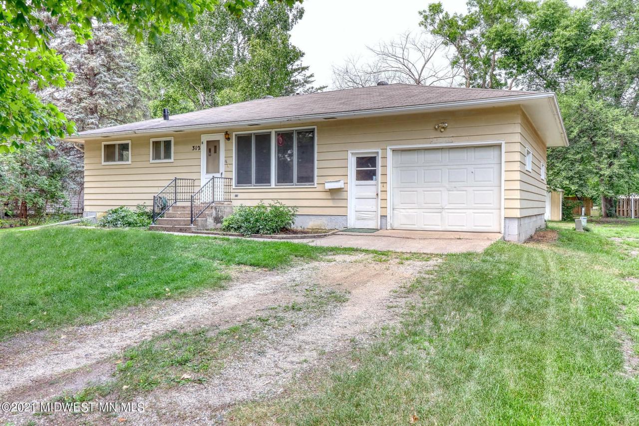 312 Elizabeth Street - Photo 1