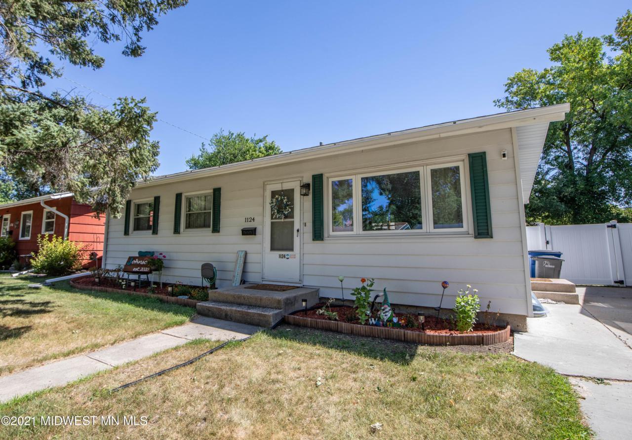 1124 15th Street - Photo 1