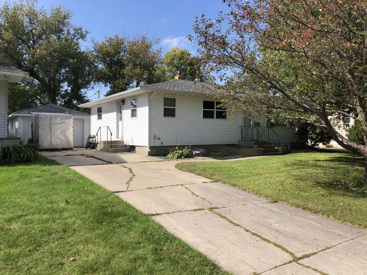 1124 Rossman Avenue - Photo 1