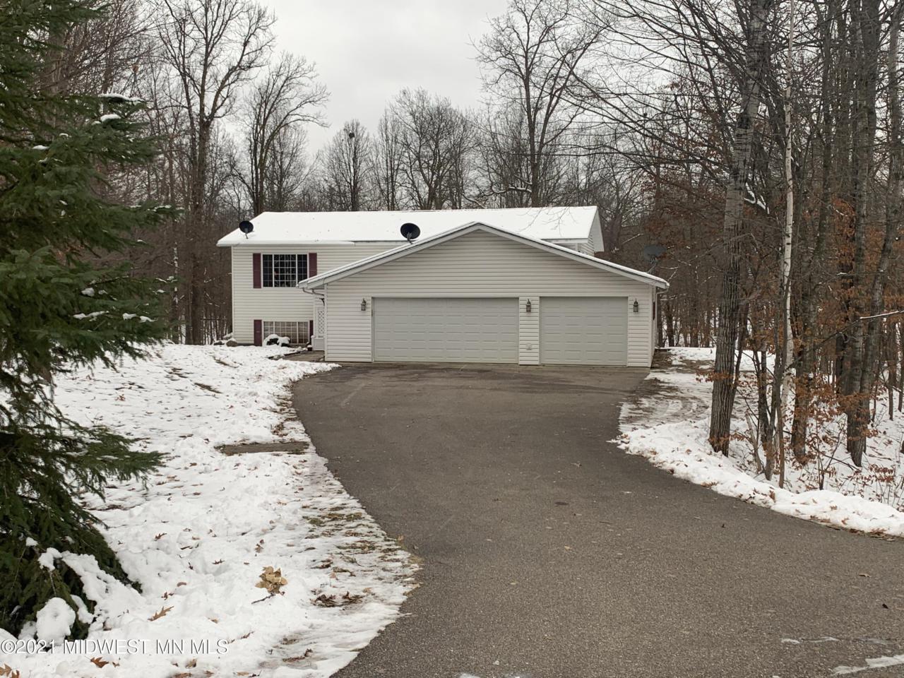 30079 Oakland Drive - Photo 1