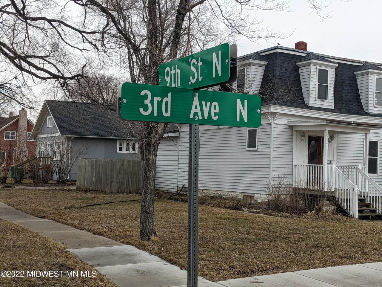 822 3rd Ave N Avenue - Photo 1