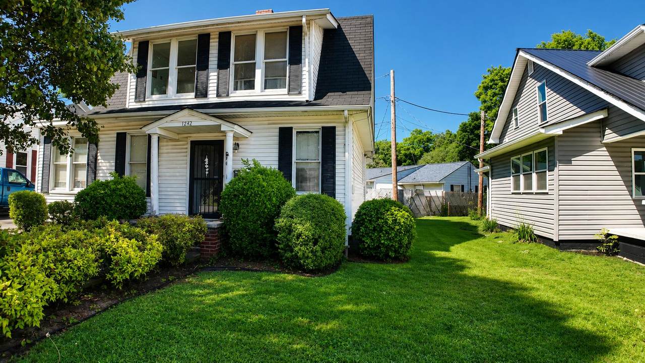 1242 Center Street - Photo 1
