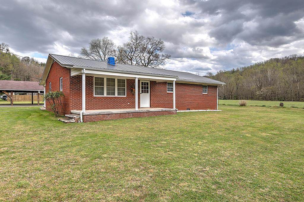 1023 Huff Rd - Photo 1