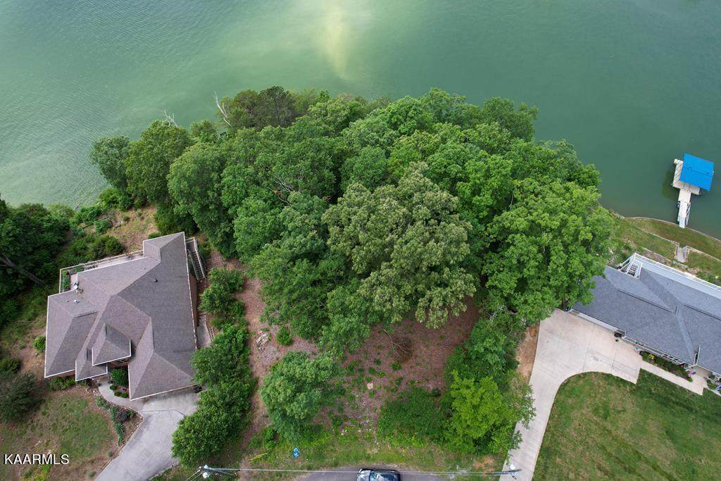 1147 Lakefront Place - Photo 1