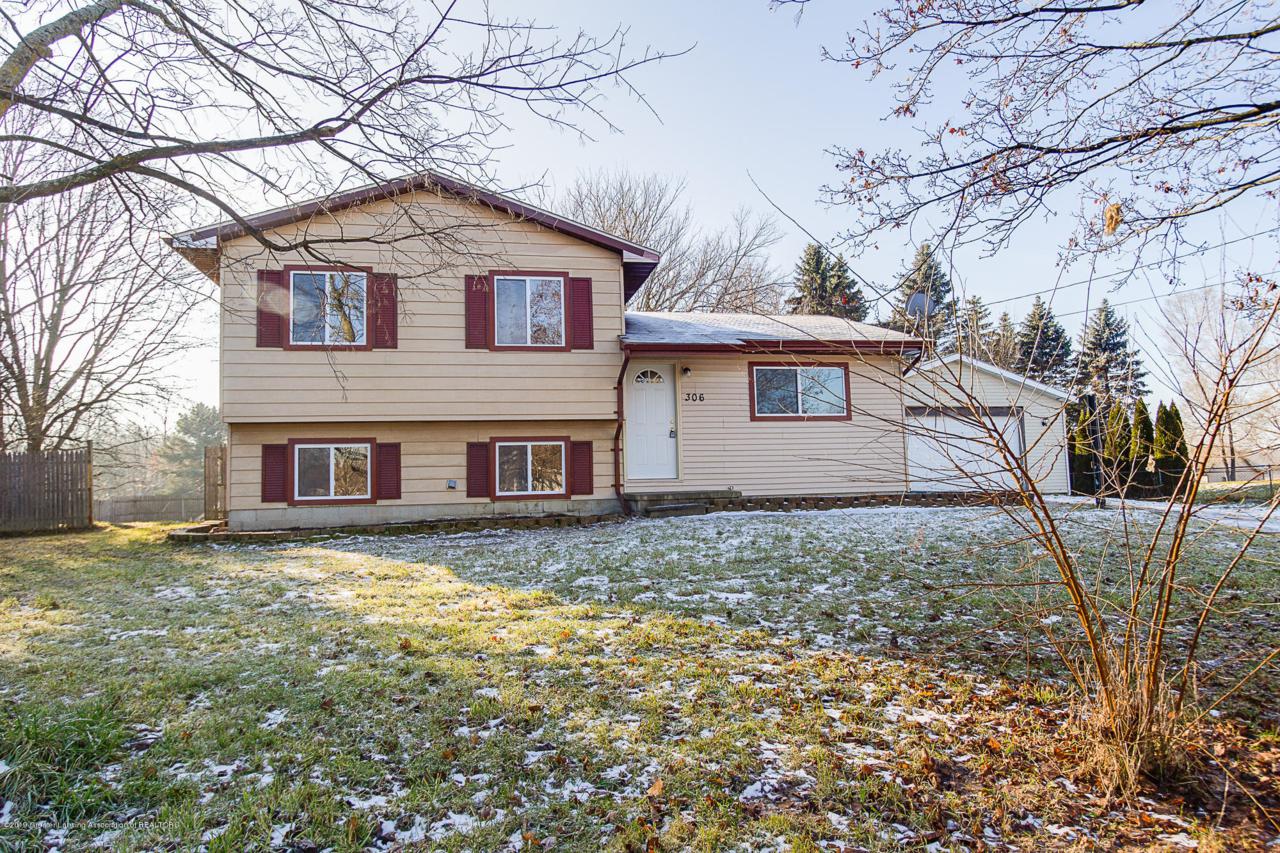306 Valley Court - Photo 1