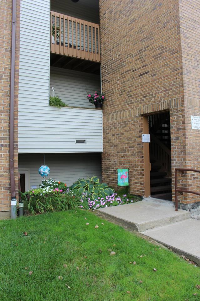 1563 Pond Drive - Photo 1