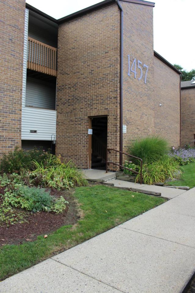 1457 Pond Drive - Photo 1