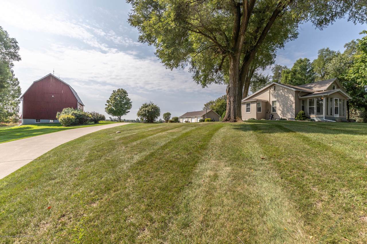 1103 Parks Road - Photo 1