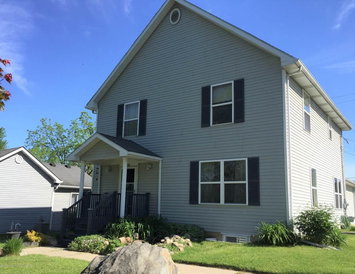 211 Williams Street - Photo 1