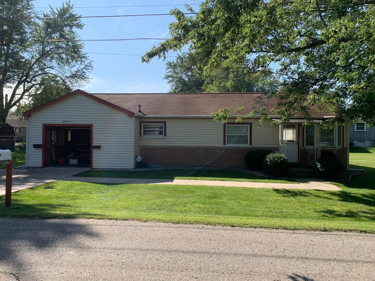 814 Division Avenue - Photo 1