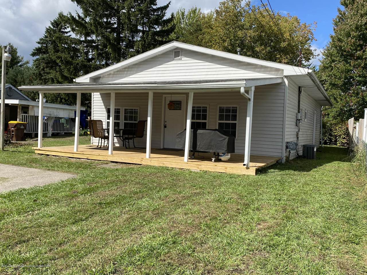 5813 Outer Drive - Photo 1