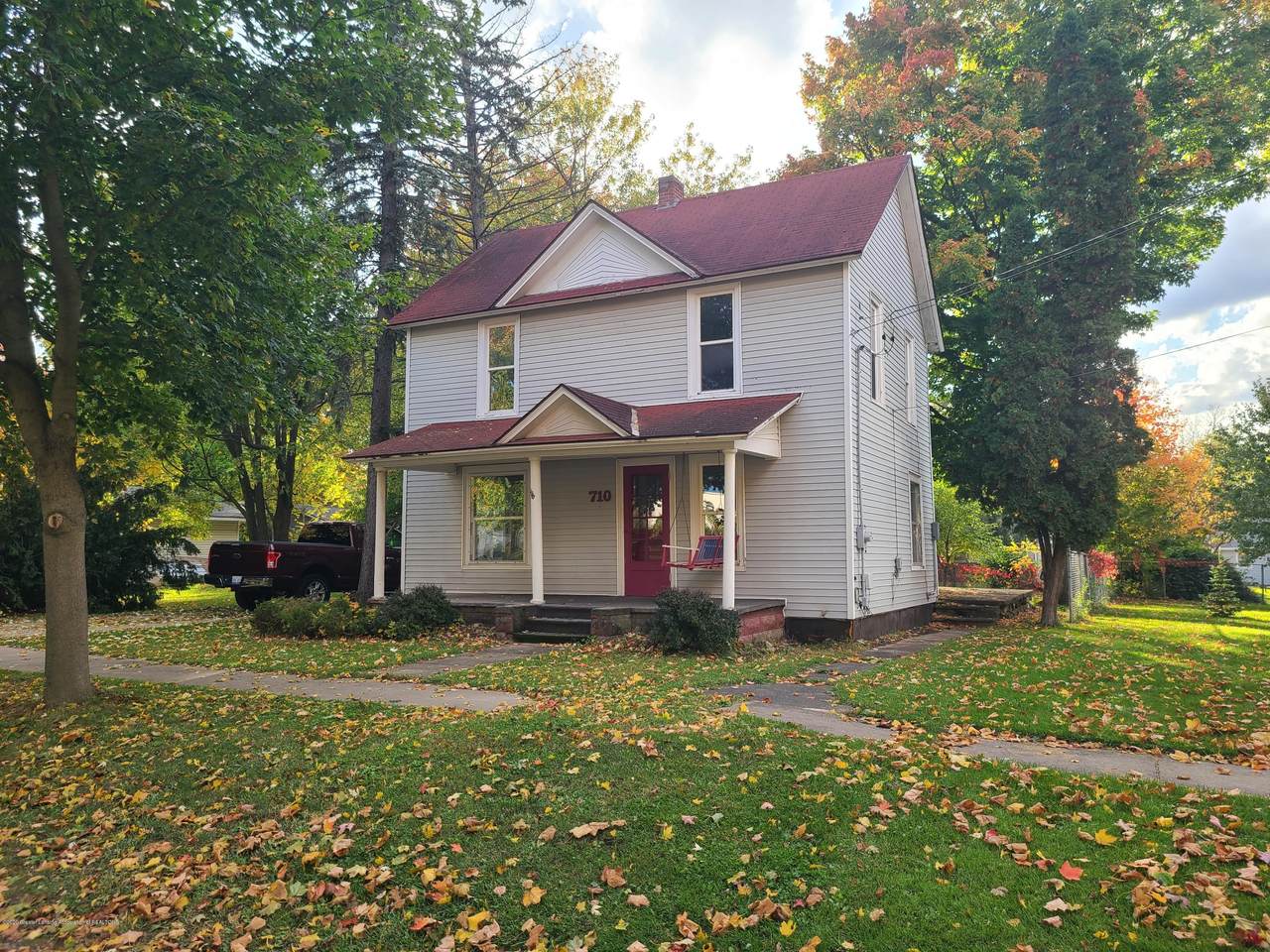710 Summit Street - Photo 1