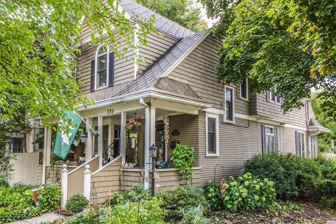 335 Sycamore Street - Photo 1