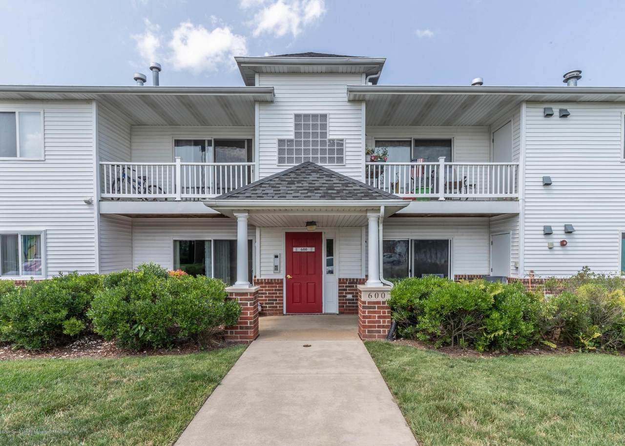 612 Carom Circle - Photo 1