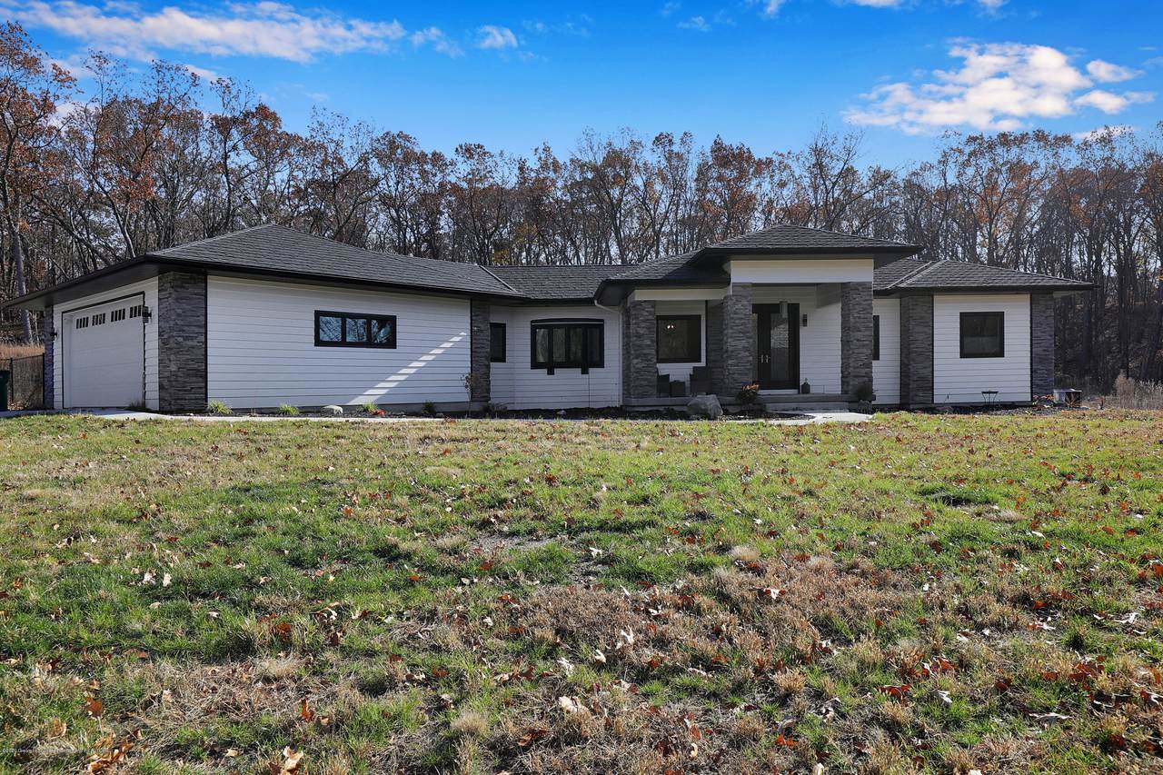 9170 Bennett Street - Photo 1