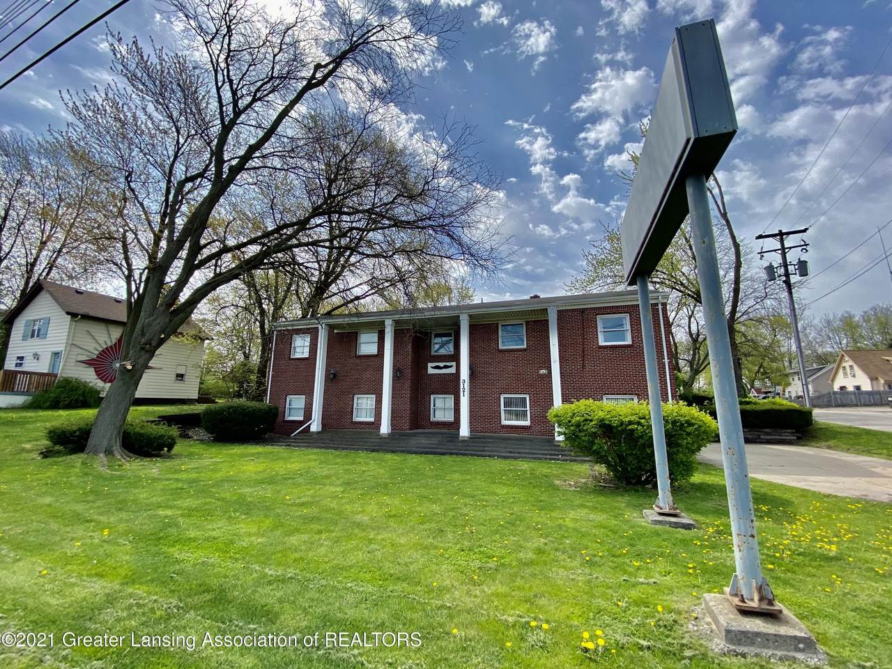 3121 Saginaw Street - Photo 1