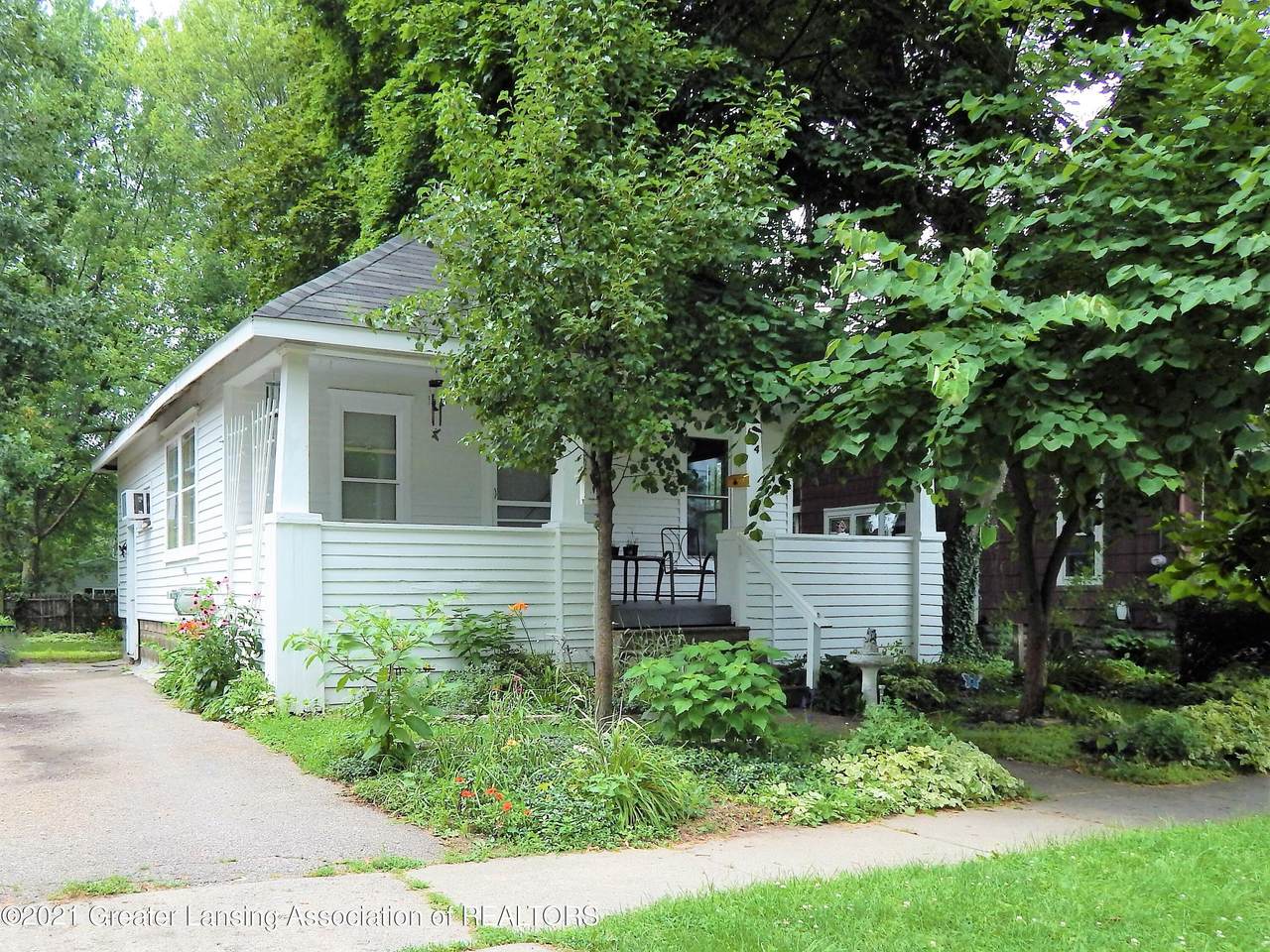 654 Woodlawn Avenue - Photo 1