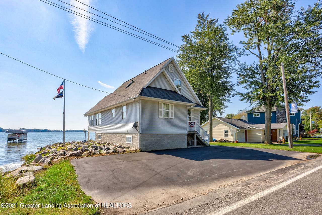 409 Shore Drive - Photo 1