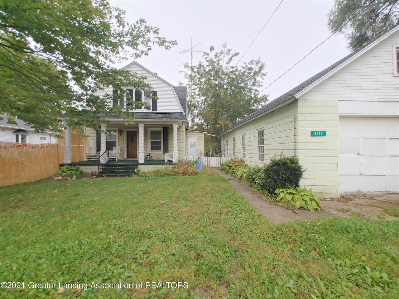 5613 Oak Street - Photo 1