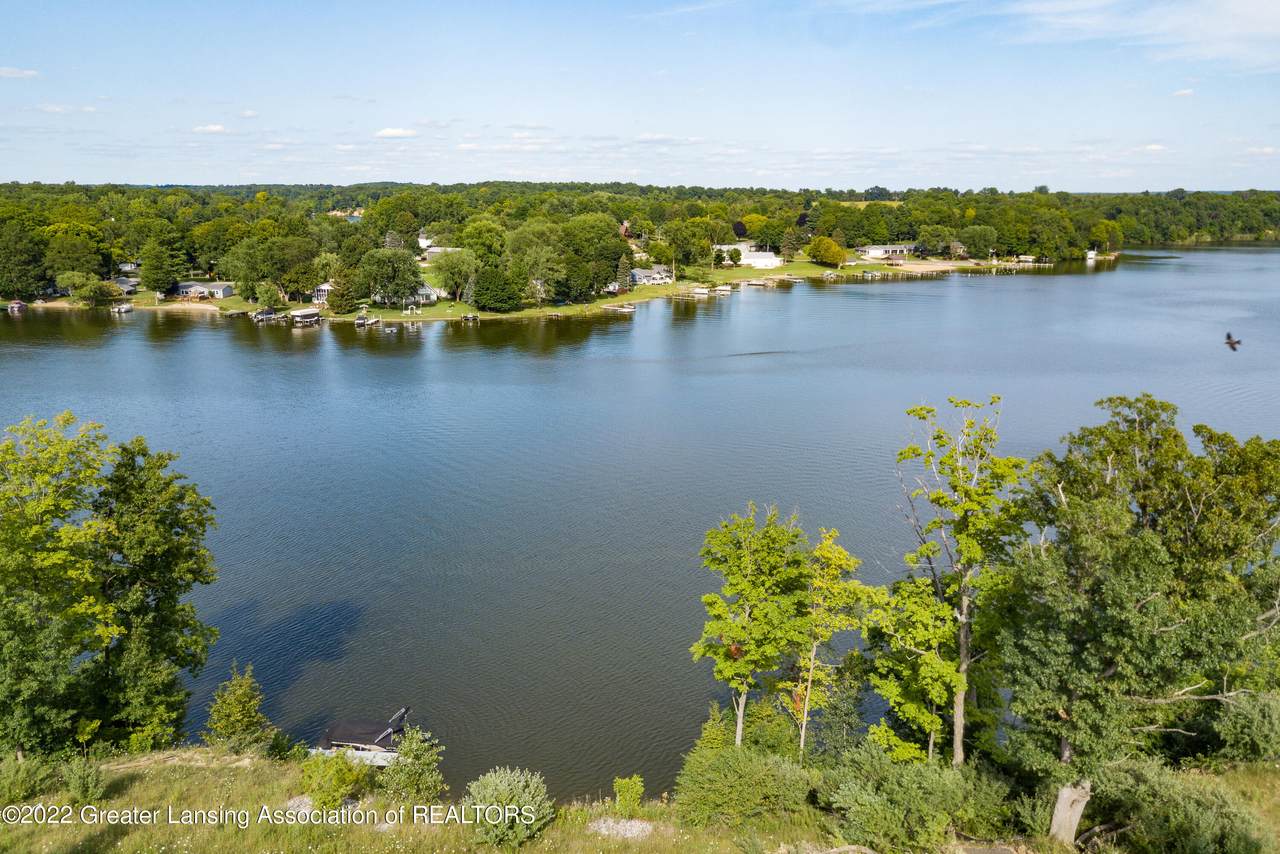 448 Lakeside Drive - Photo 1
