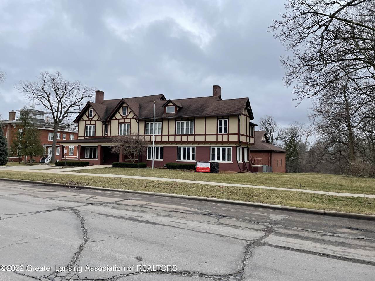621 Oliver Street - Photo 1