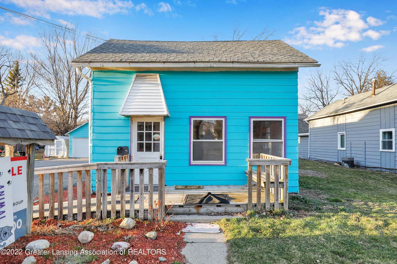 926 Grand River Avenue - Photo 1