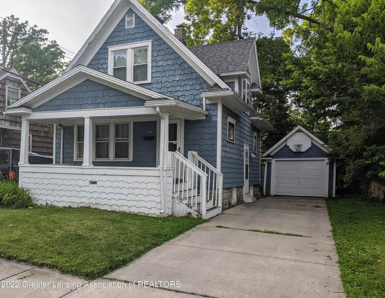 712 Poxson Avenue - Photo 1