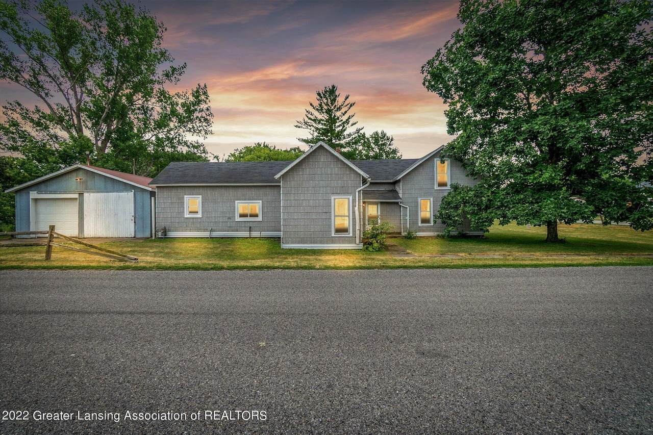320 Newton Street - Photo 1