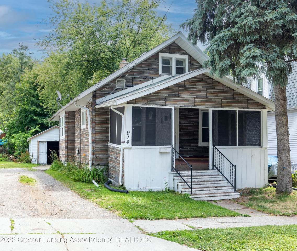 914 Farrand Street - Photo 1