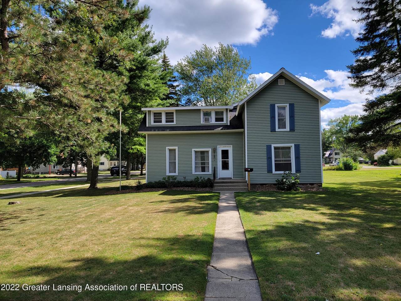 610 Center Street - Photo 1