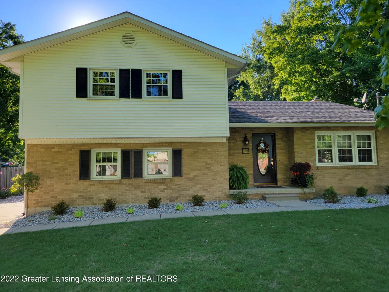1004 Oakland Street - Photo 1