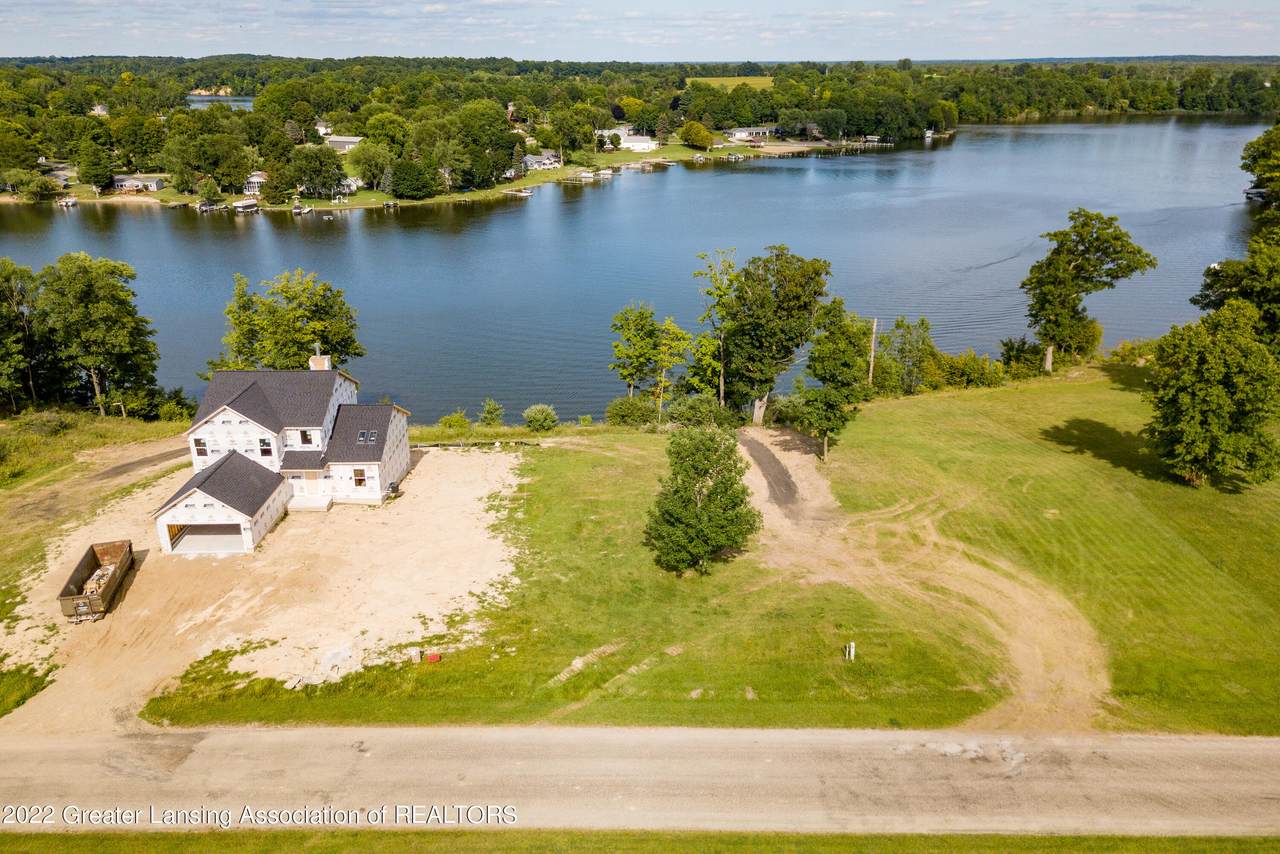 448 Lakeside Drive - Photo 1