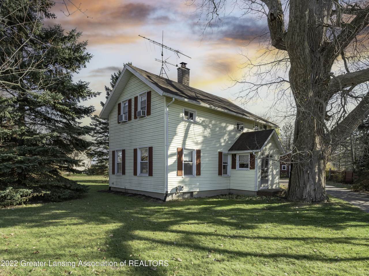 520 Okemos Road - Photo 1