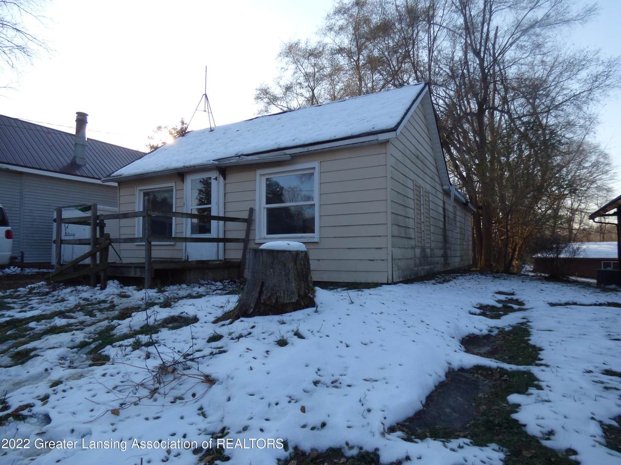 8117 Welling Road - Photo 1