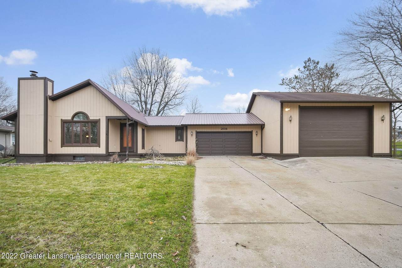 208 Riverview Drive - Photo 1