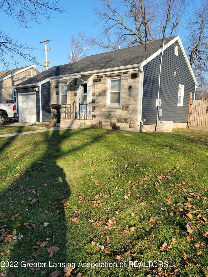 2005 Lyons Avenue - Photo 1