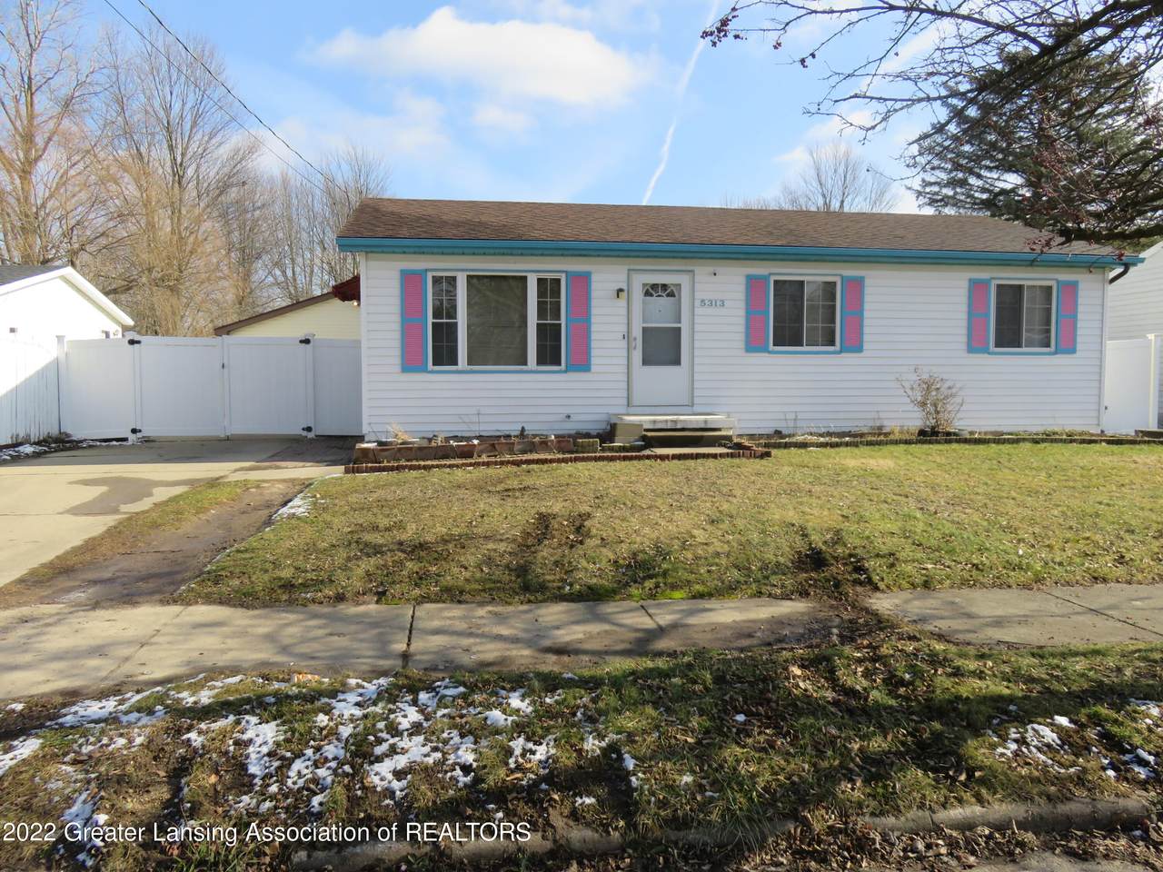 5313 Hughes Road - Photo 1
