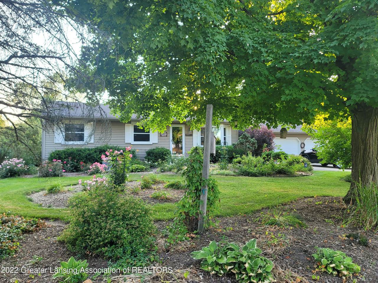 10011 Oneida Road - Photo 1