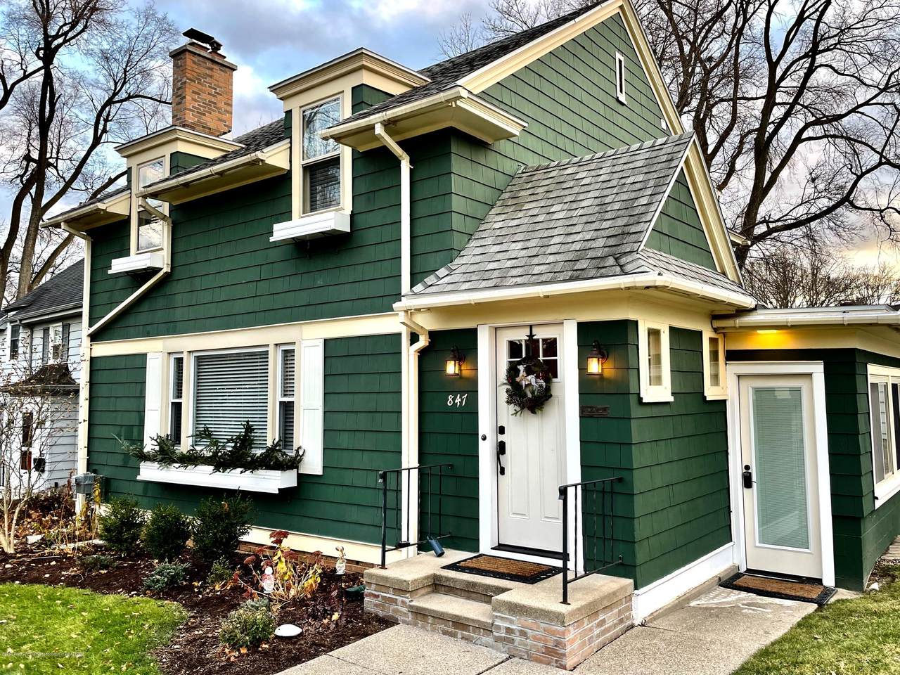847 Huntington Road - Photo 1