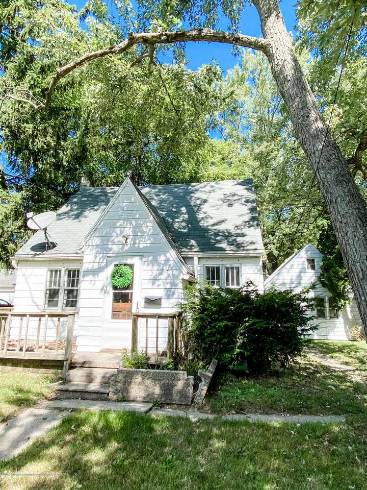 721 Vernon Avenue - Photo 1