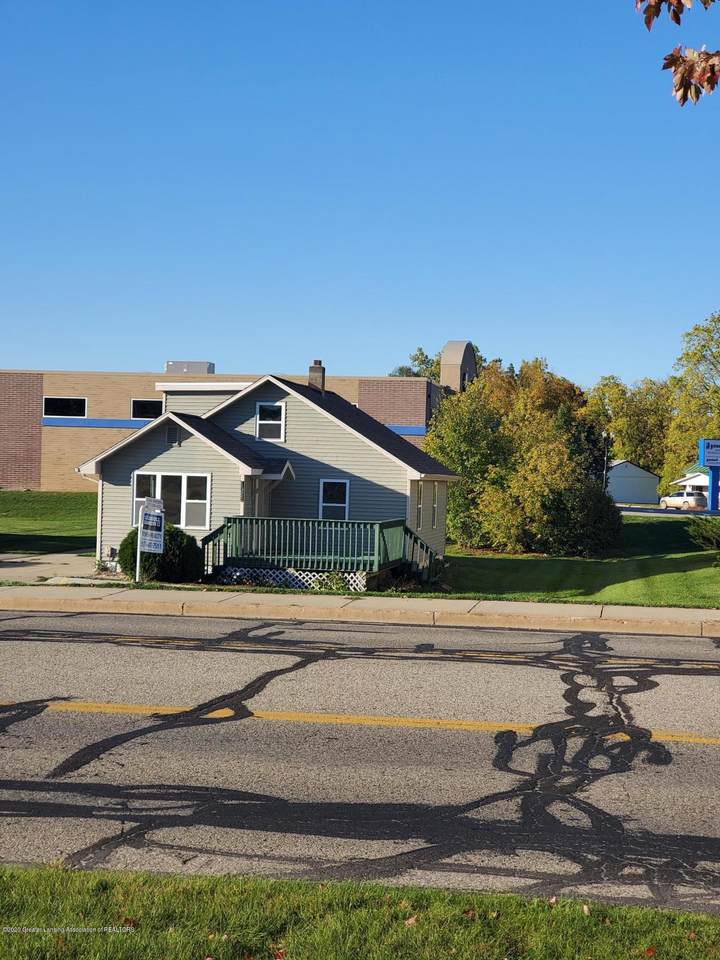 1323 Bridge Street - Photo 1