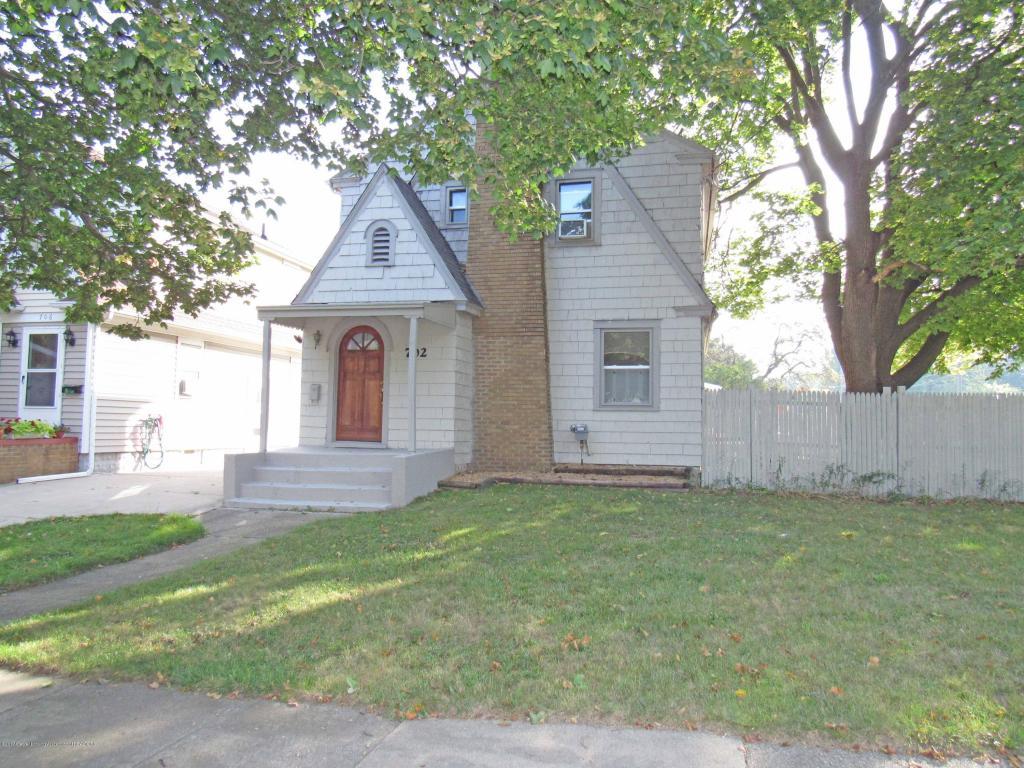 702 Hayford - Photo 1