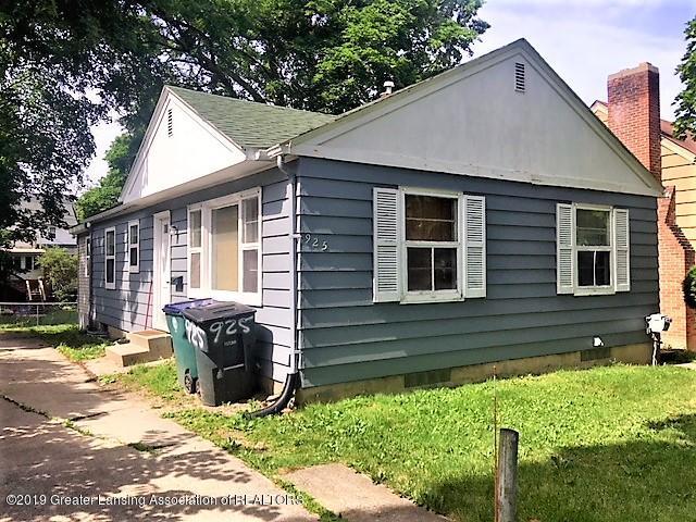 925 Grand River Avenue - Photo 1