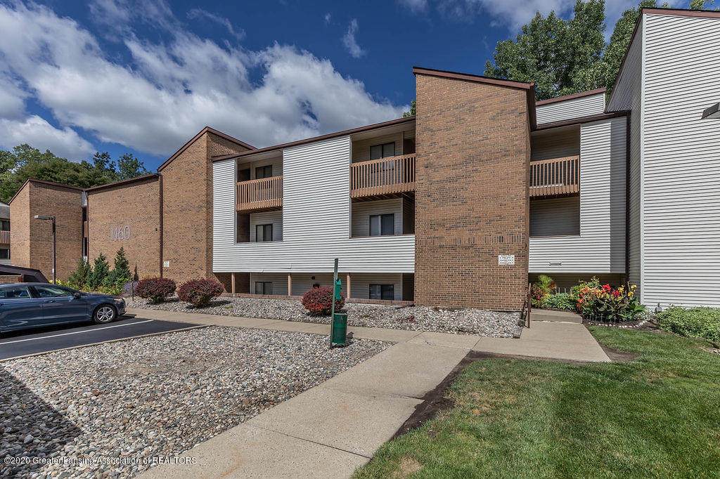 1460 Pond Drive - Photo 1