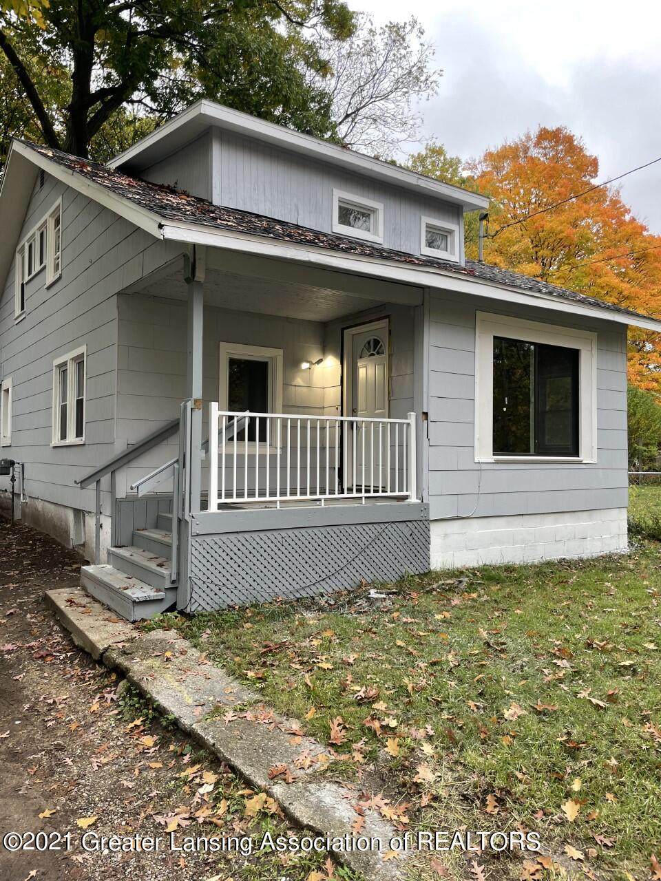 717 Leslie Street - Photo 1