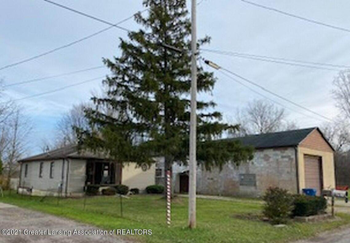 413 Comstock Street - Photo 1