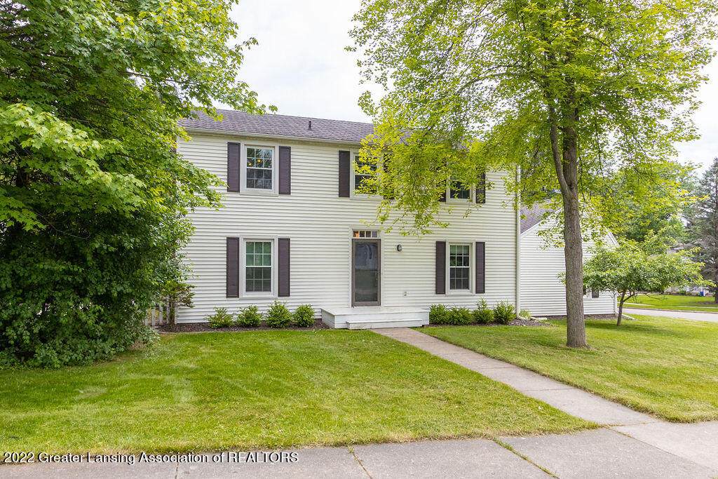 2915 Crestwood Drive - Photo 1